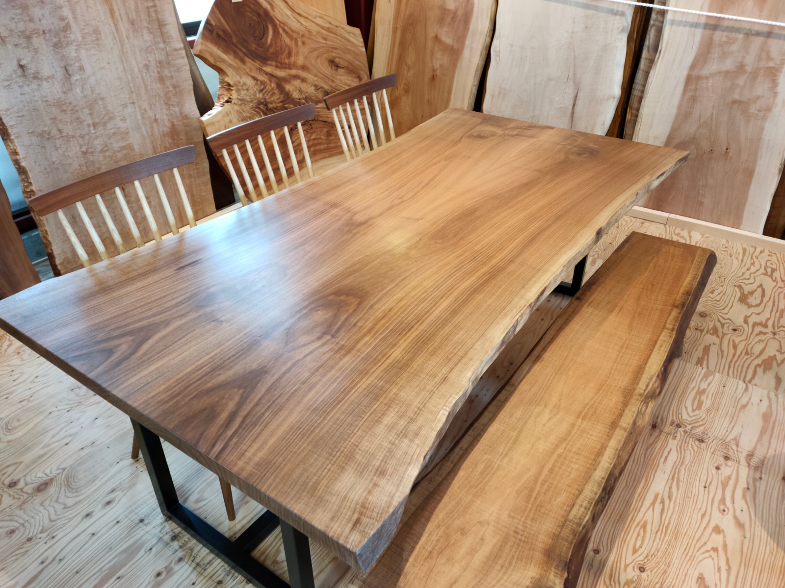 あなただけのオーダーメイド家具で暮らしに木の温もりを。